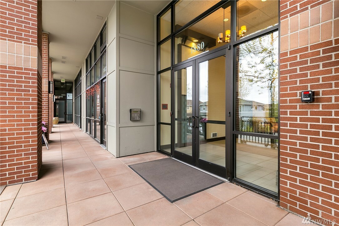 Property Photo: 1880 25th Ave NE 203 WA 98029