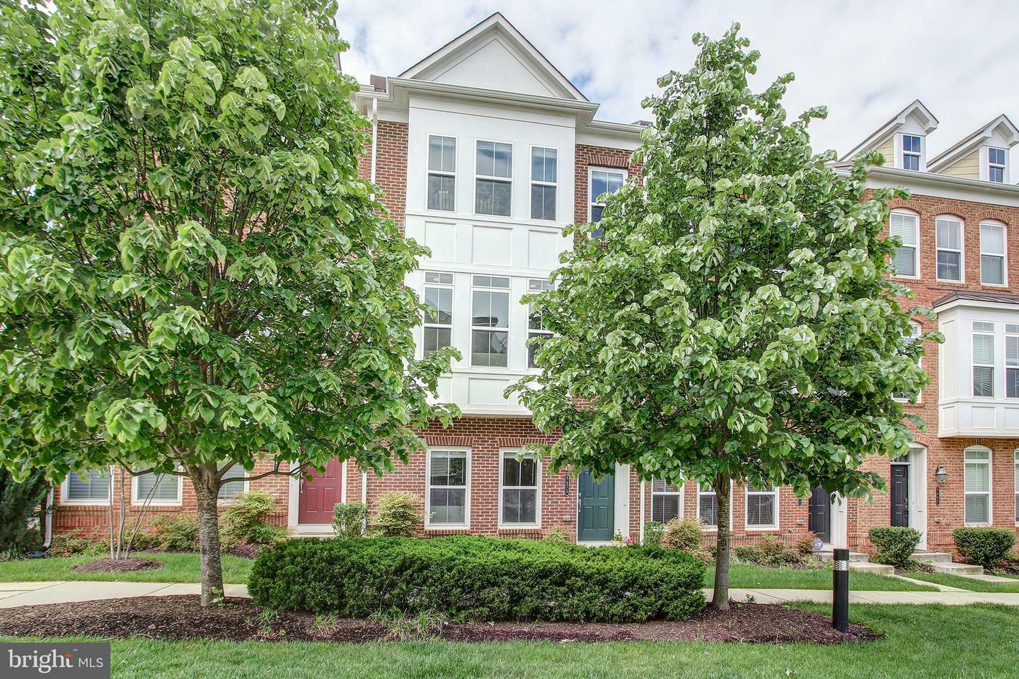 Property Photo:  9473 Canonbury Square  VA 22031 