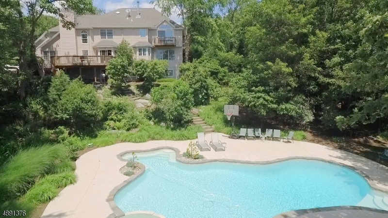 Property Photo:  6 S Glen Rd  NJ 07405 