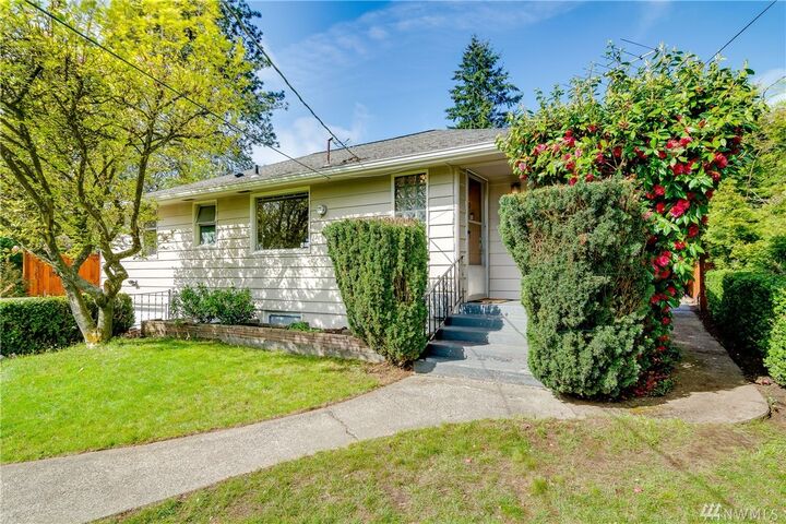 11513 Corliss Ave N  Seattle WA 98133 photo