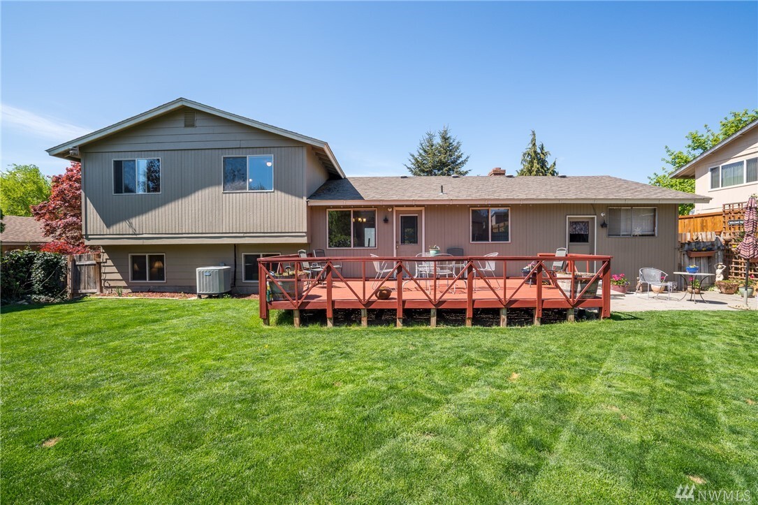 Property Photo:  421 S James Ave  WA 98802 