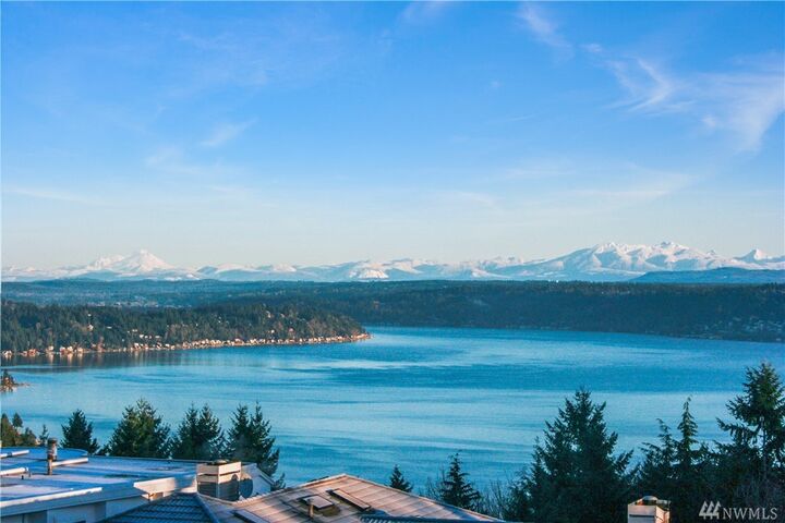 Property Photo:  4461 170th Ave SE  WA 98006 