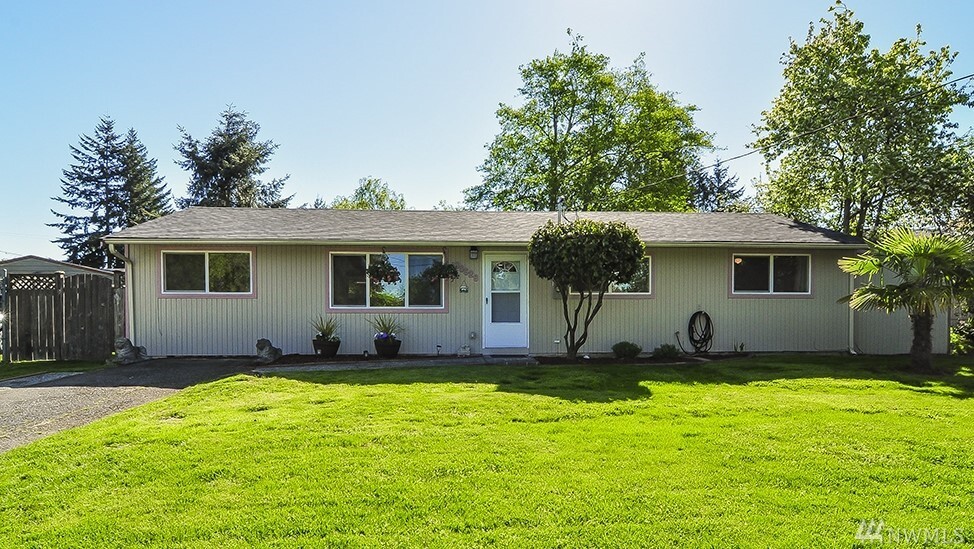 Property Photo: 30628 2nd Ave SW WA 98023