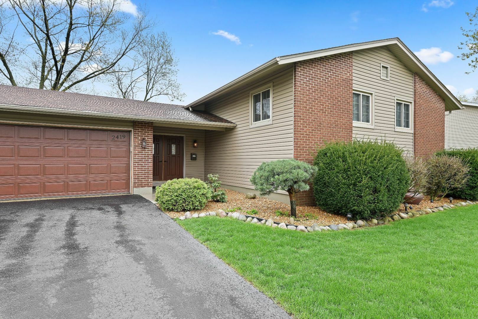 Property Photo:  2419 59th Street  IL 60517 