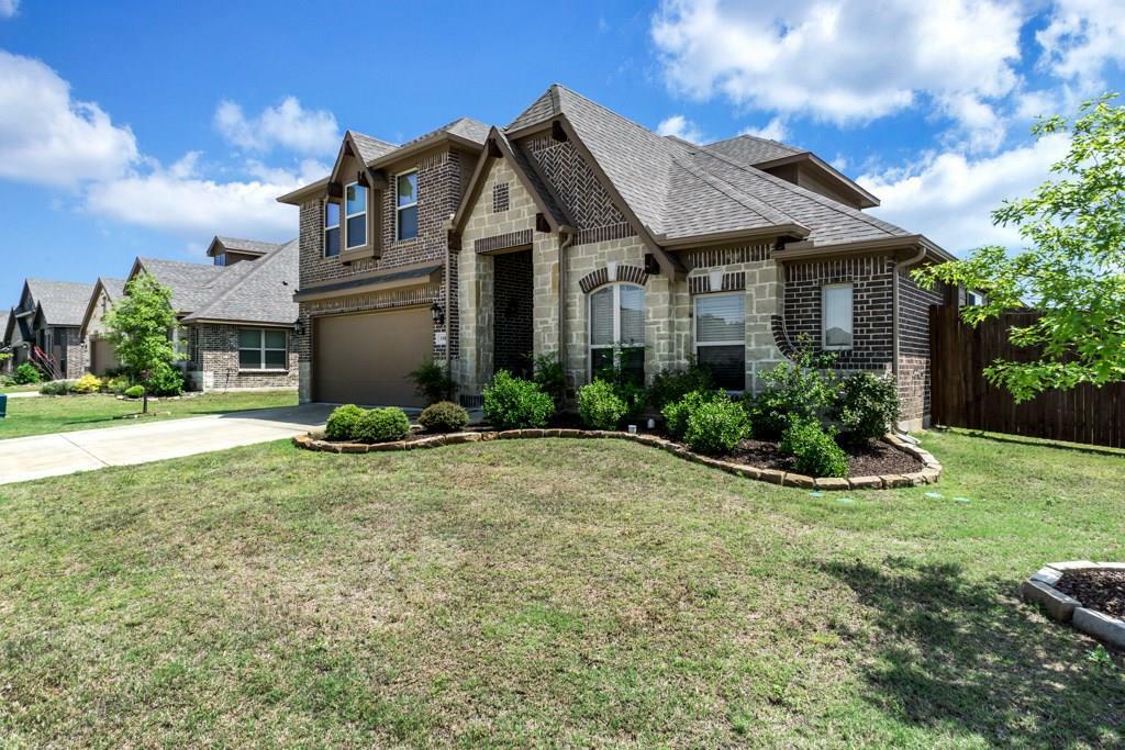 Property Photo:  1502 Summer Lane  TX 76065 