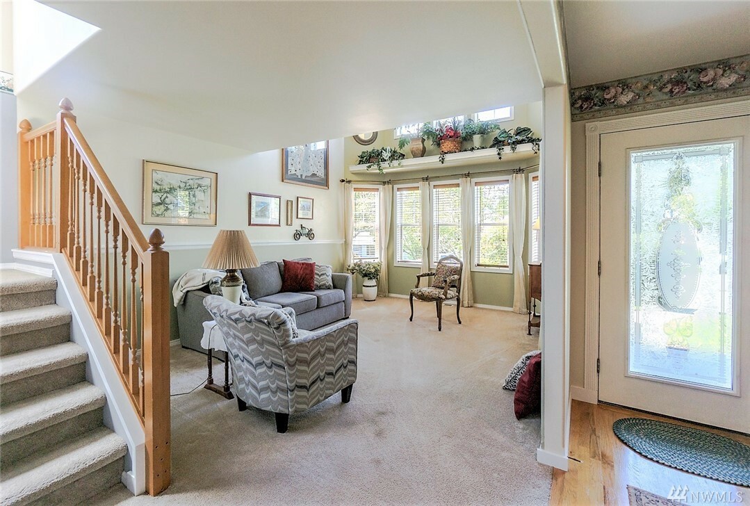 Property Photo: 319 Ave H WA 98290