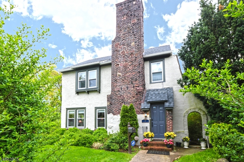 Property Photo: 5 Canterbury Dr NJ 07042