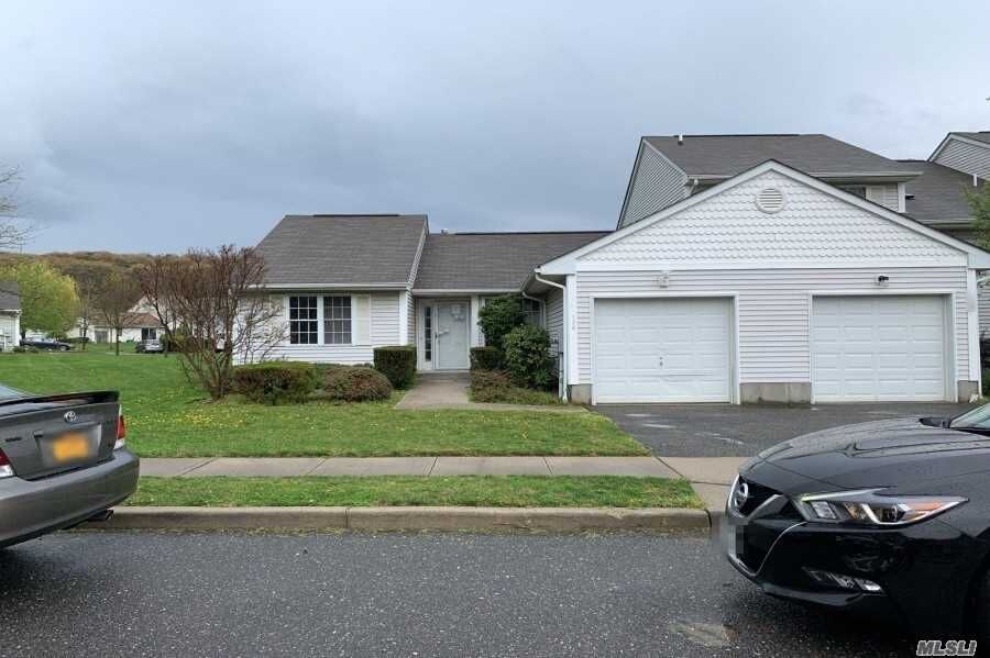 Property Photo:  104 Tuckahoe Court  NY 11747 