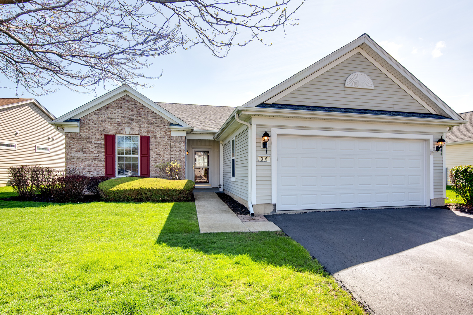 Property Photo:  316 National Drive  IL 60404 