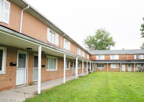 Property Photo:  4889 Banbury Court H  OH 44128 