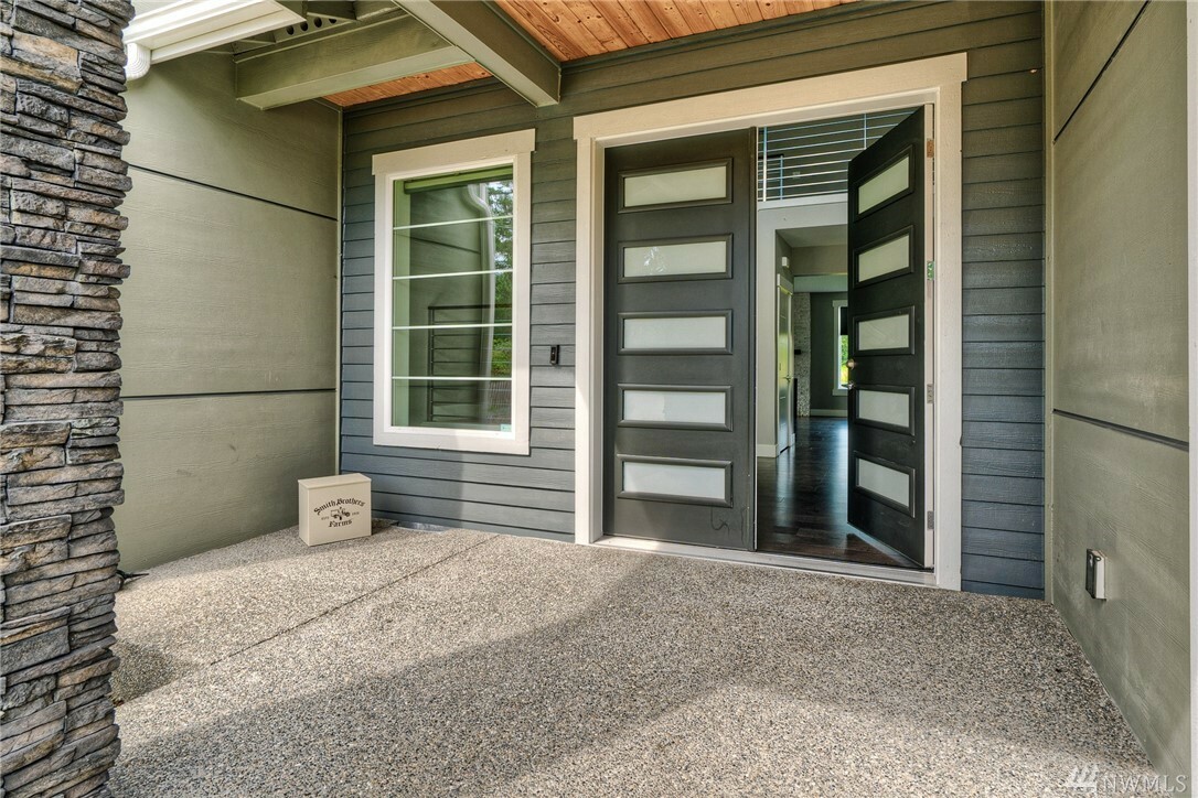 Property Photo: 7515 124th St E WA 98373
