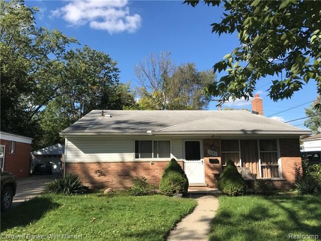 Property Photo:  1021 Hendrickson Boulevard  MI 48017 