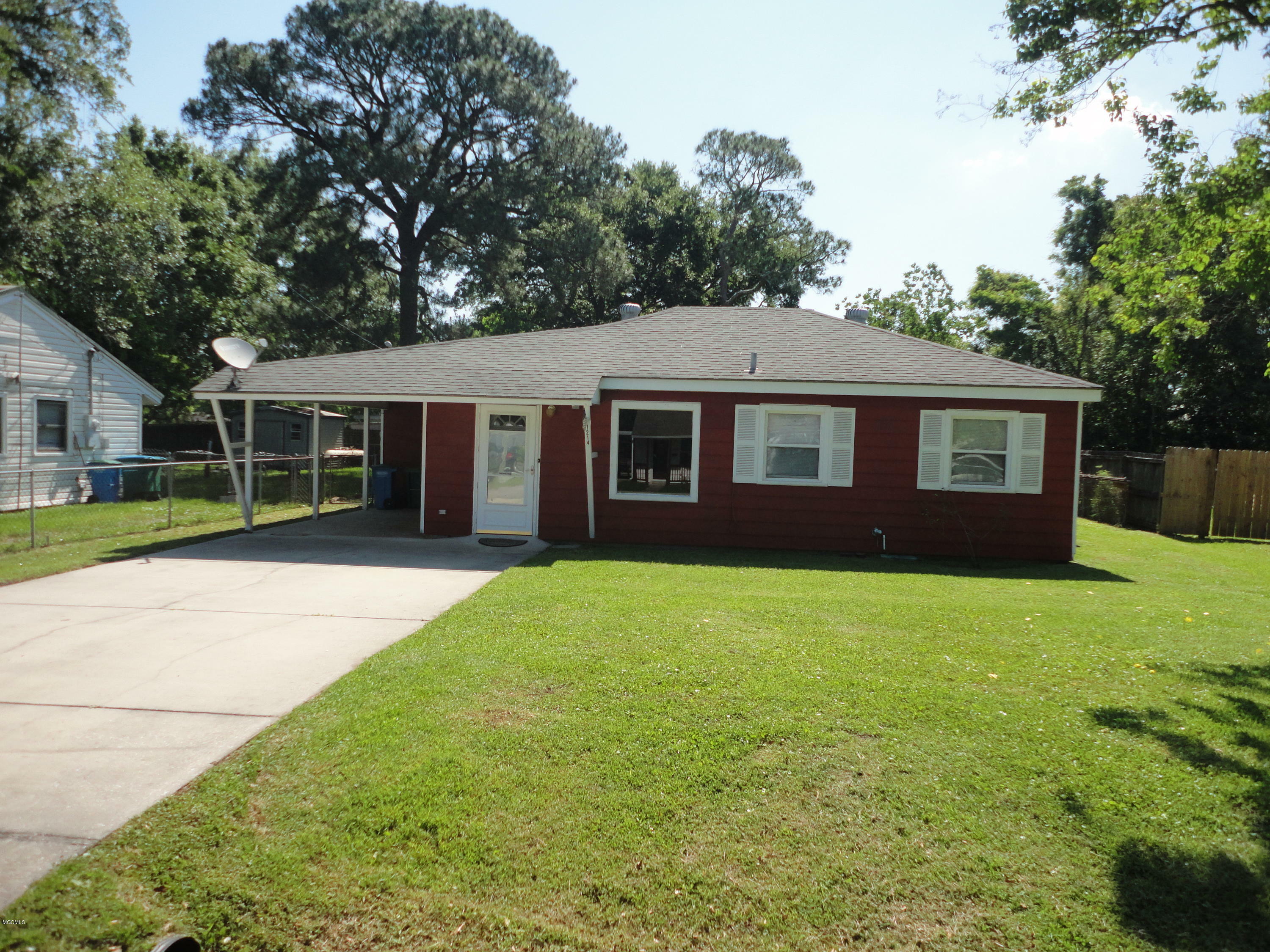 Property Photo:  1214 14th Street  MS 39567 