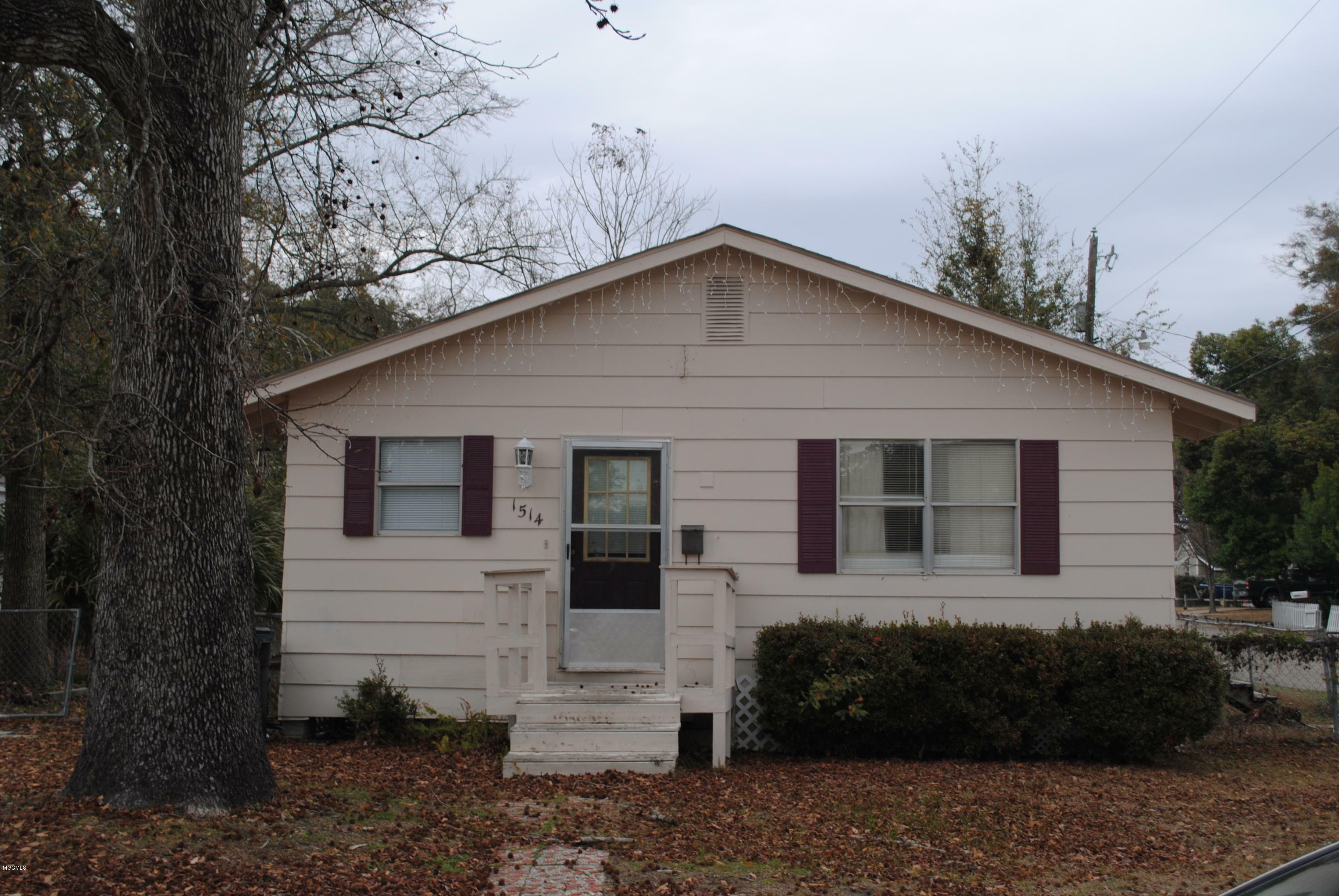 Property Photo:  1514 Miller Street  MS 39530 