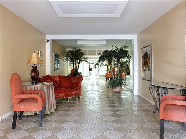 Property Photo:  2032 E Bermuda Street 108  CA 90814 