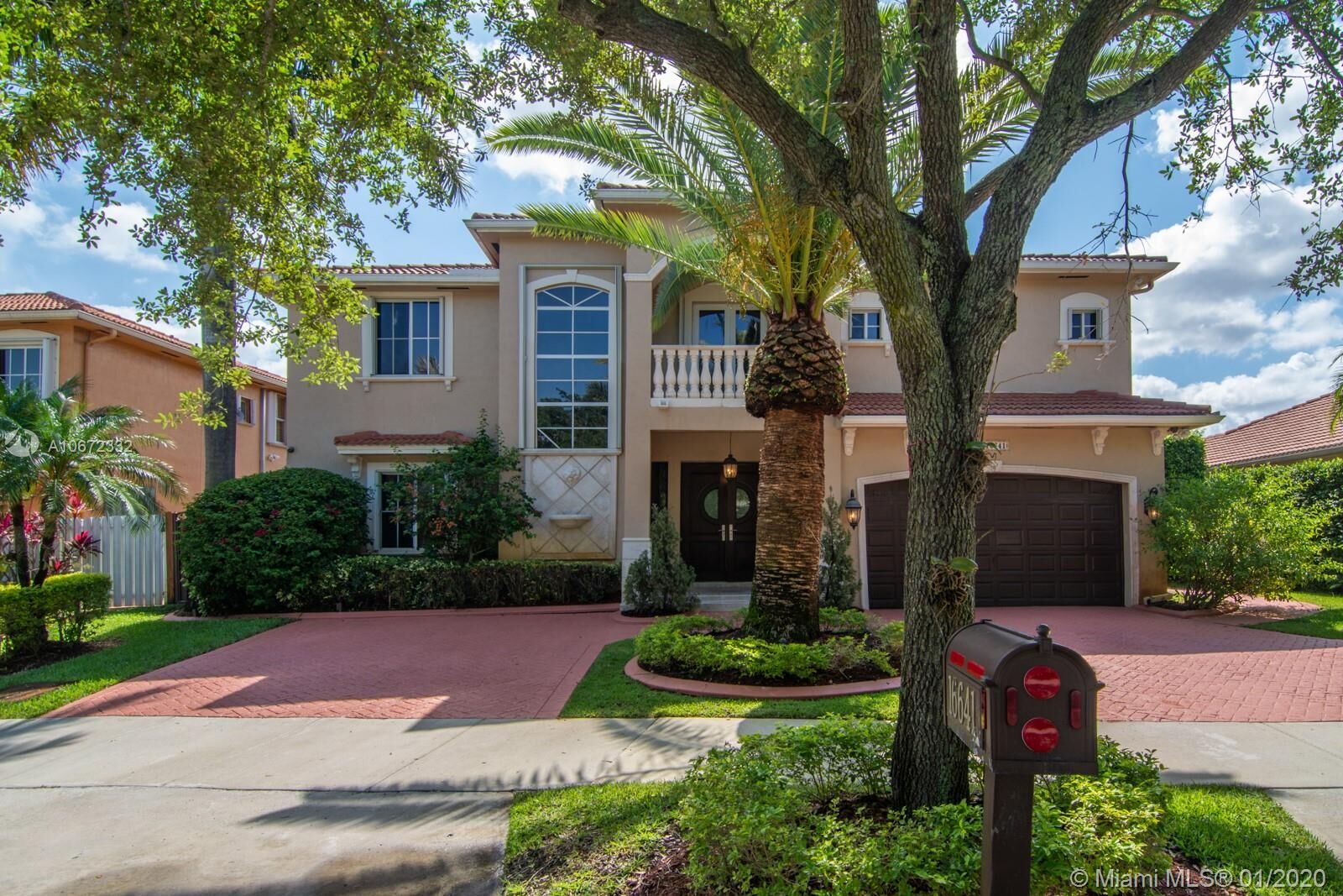 Property Photo: 16641 NW 77th Pl FL 33016