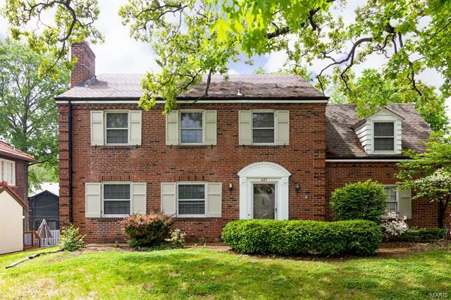 Property Photo: 421 Edgewood 63105