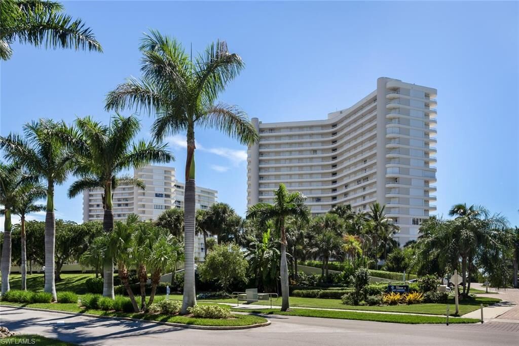 Property Photo:  320 Seaview Ct 1009  FL 34145 