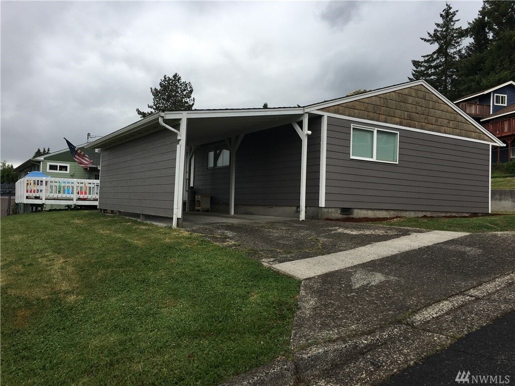 Property Photo:  2306 Sunrise Ct  WA 98626 