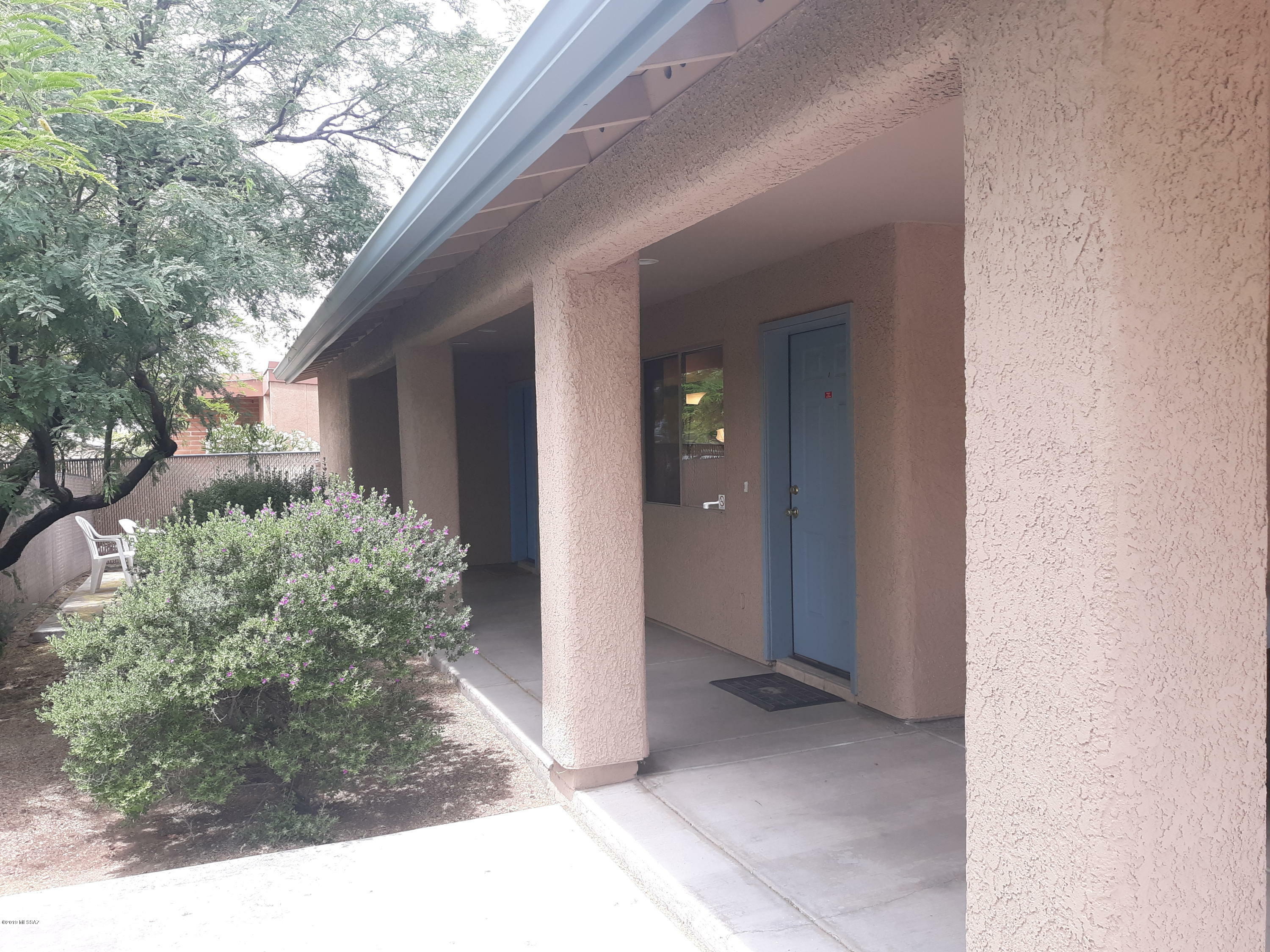 Property Photo:  8979 E Golf Links Road  AZ 85730 