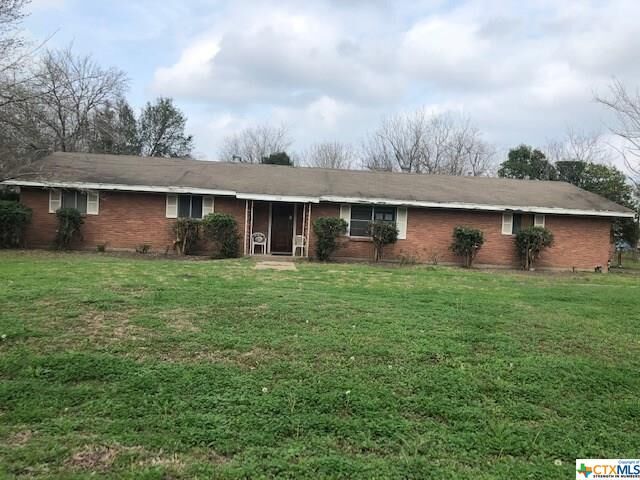 Property Photo: 1008 W Pietzsch Street TX 76511