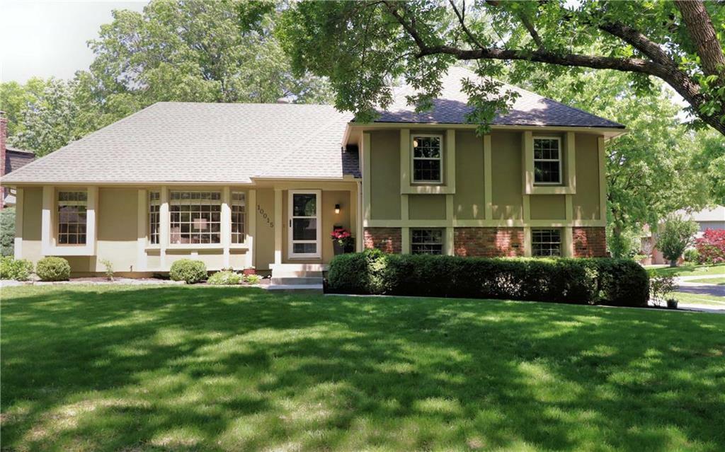 Property Photo: 10015 Ballentine Drive KS 66204