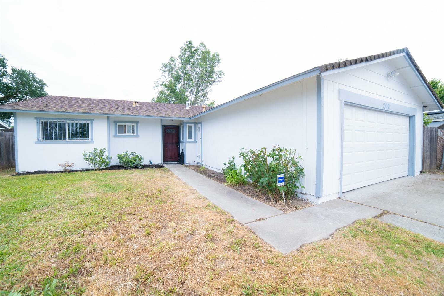 Property Photo:  200 Silver Eagle Road  CA 95838 