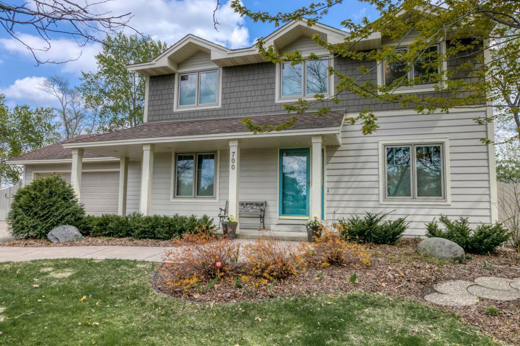 Property Photo:  700 Oak Ridge Court E  MN 55306 