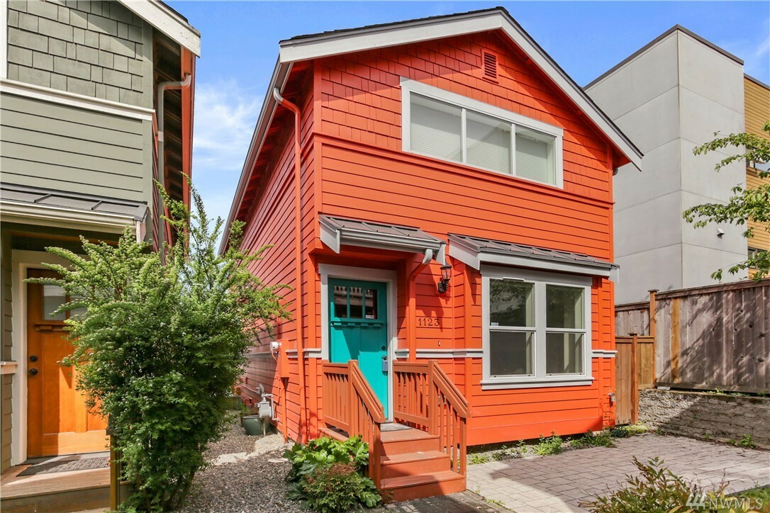 Property Photo: 1123 24th Ave S WA 98144