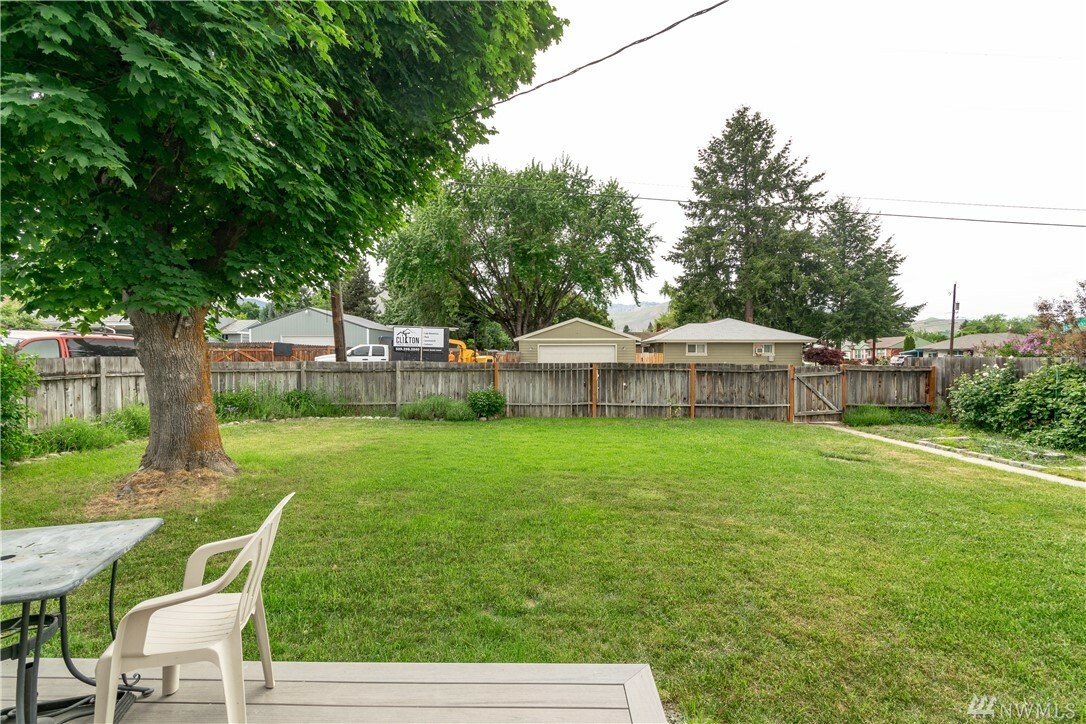 Property Photo:  32 Harrison St  WA 98801 