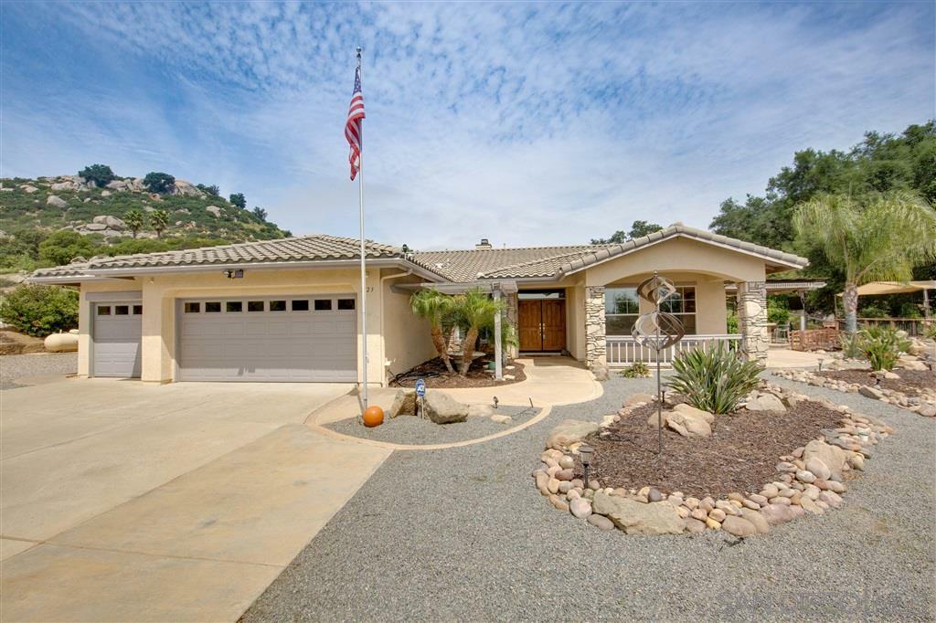 Property Photo:  3123 Duck Pond Ln  CA 92065 