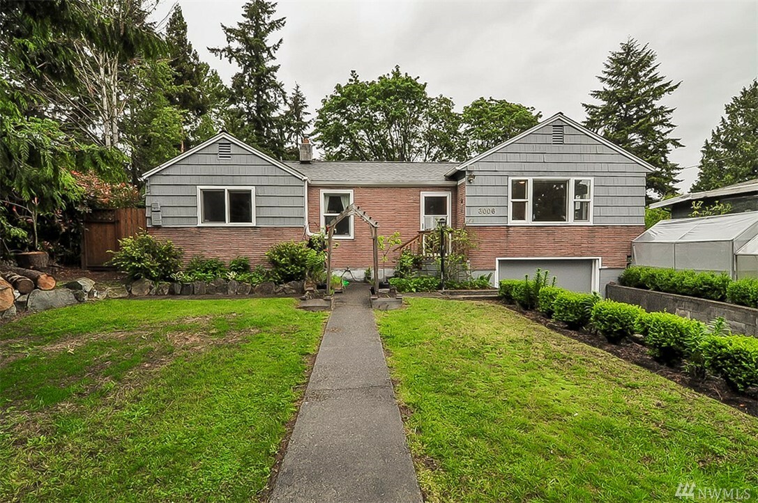 Property Photo:  3006 S 146th St  WA 98168 