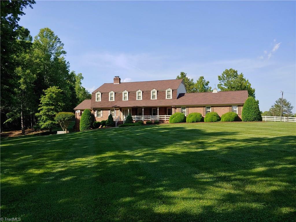 Property Photo:  817 Country Club Road Extension  NC 28697 