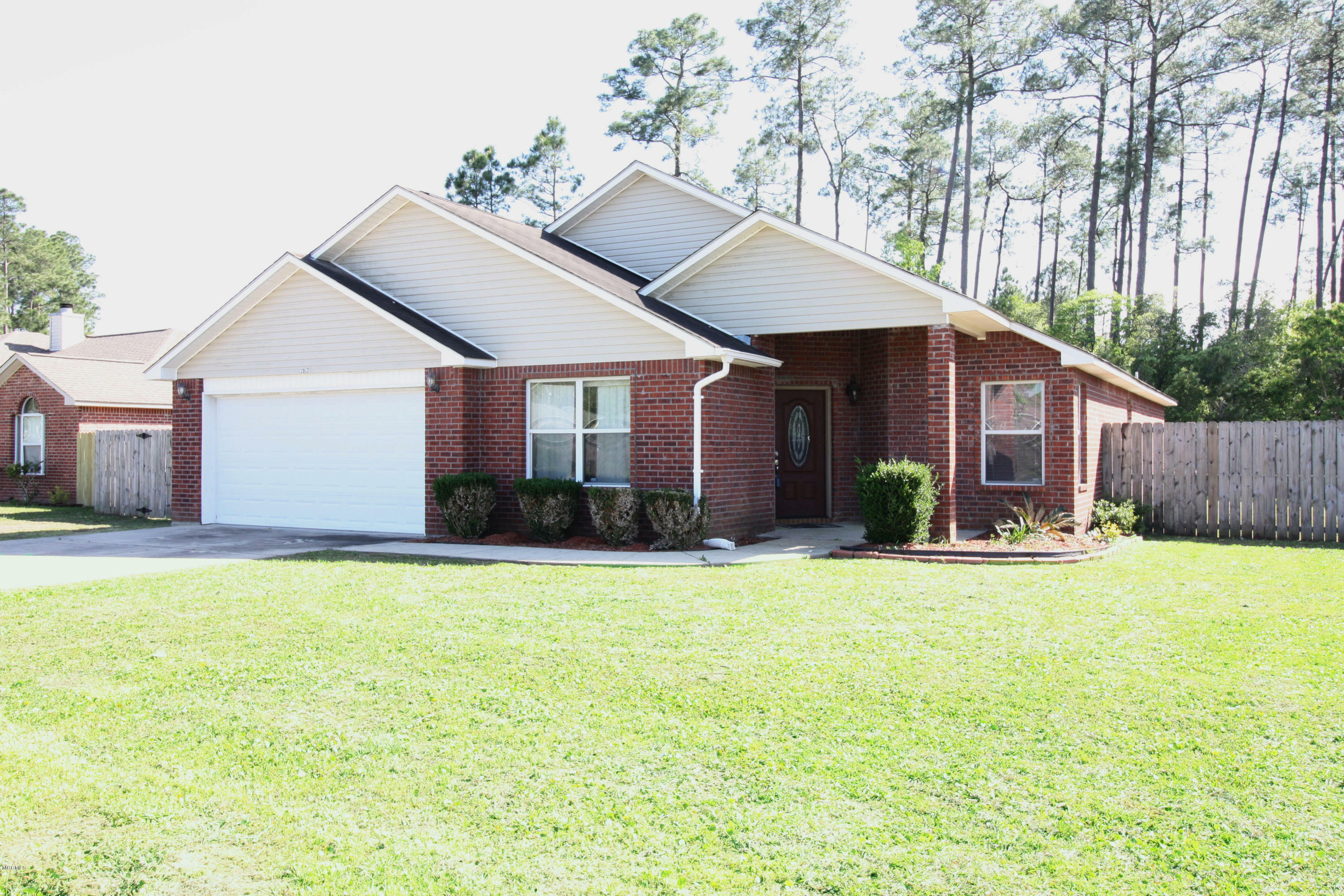 Property Photo:  2017 Bayou View Circle  MS 39553 