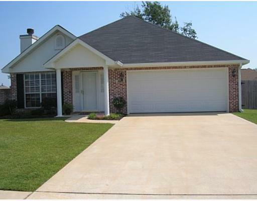 Property Photo:  425 Pinecrest Circle  MS 39560 