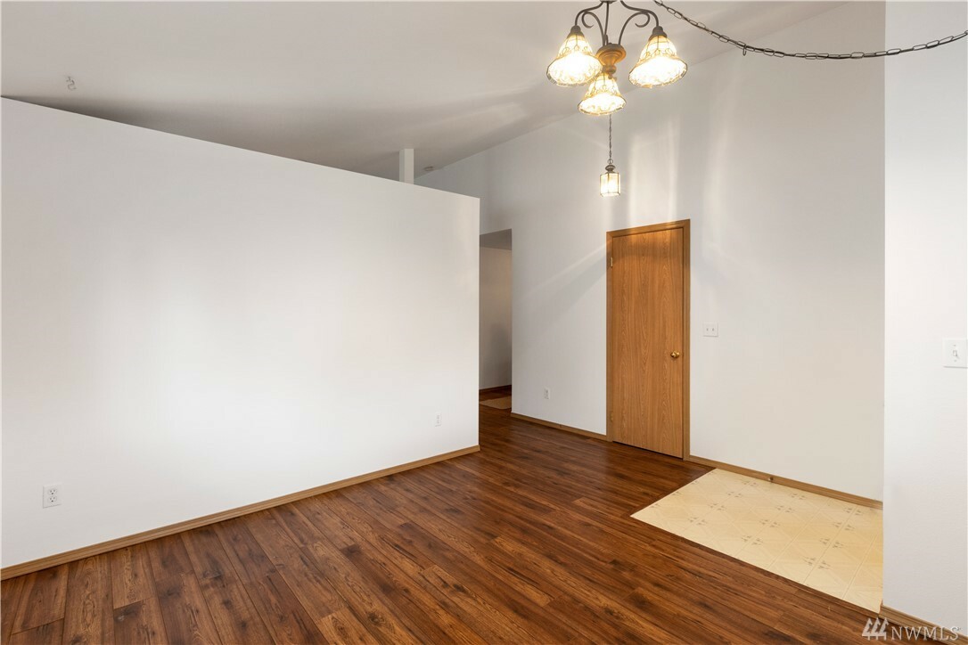 Property Photo: 309 E 52nd St WA 98404