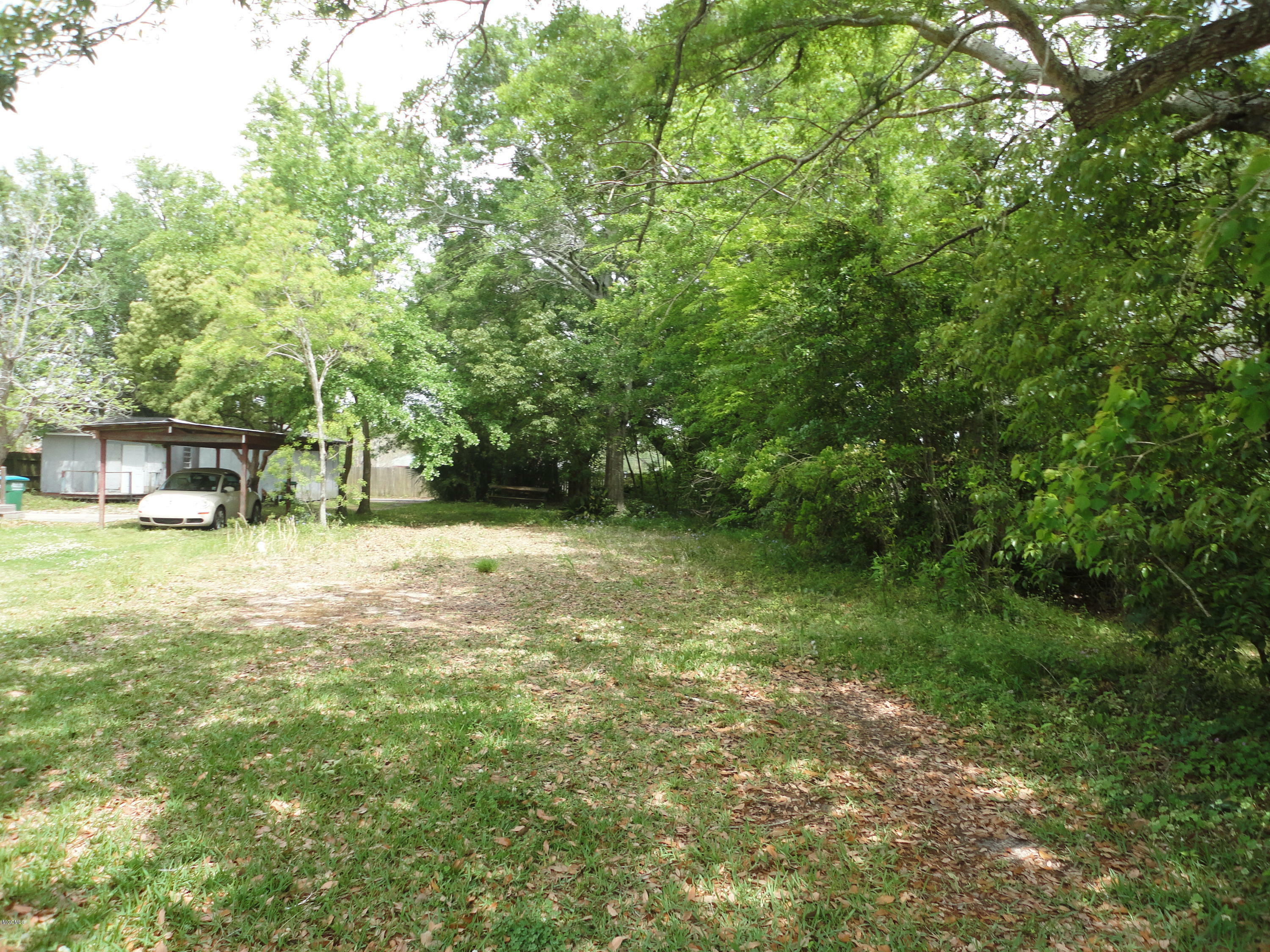 Property Photo:  811 Lafayette Avenue  MS 39567 