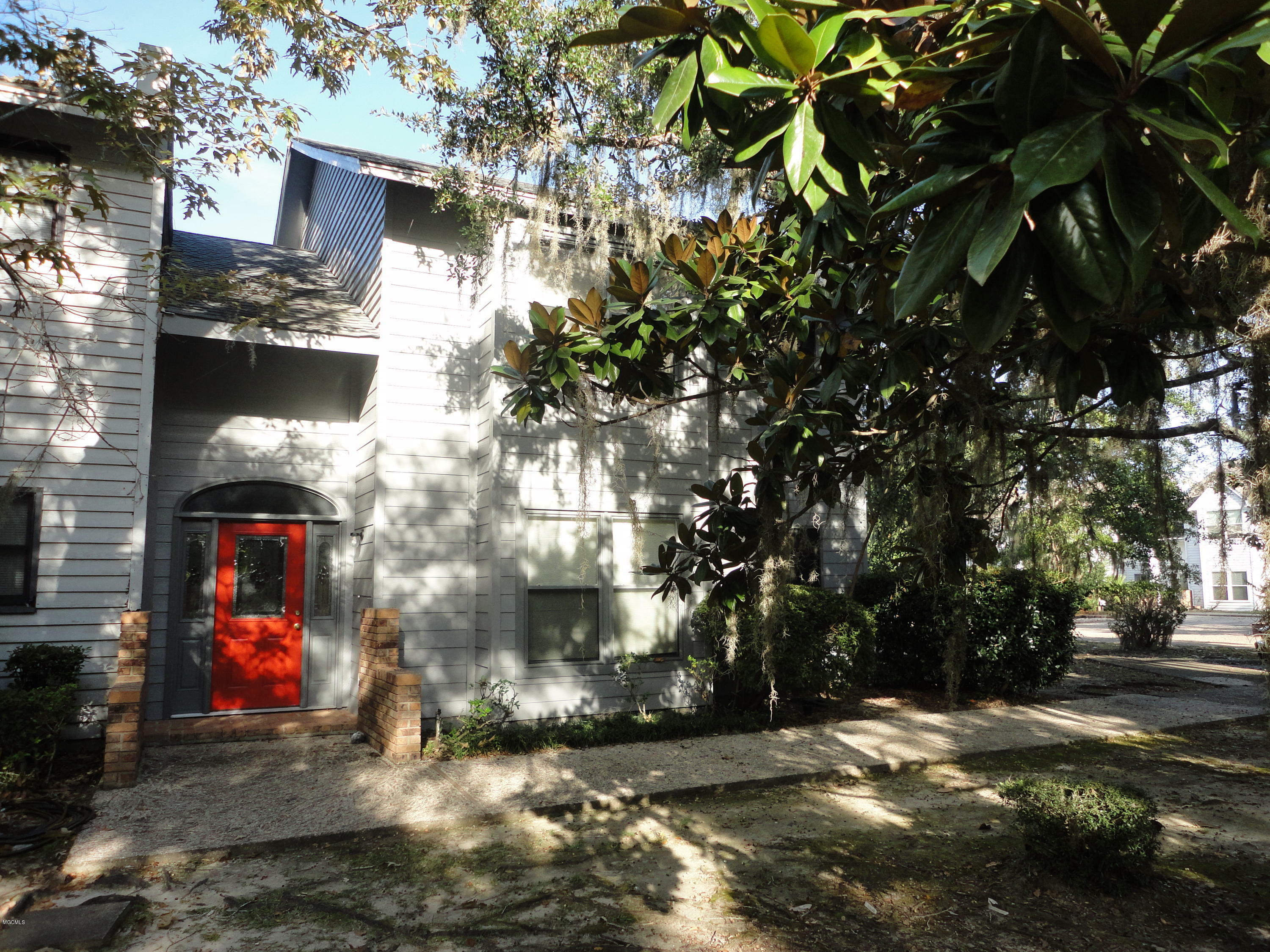 Property Photo:  8107 Fairway Villa Drive  MS 39553 