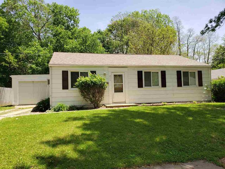 211 Frontenac  Marquette Heights IL 61554 photo