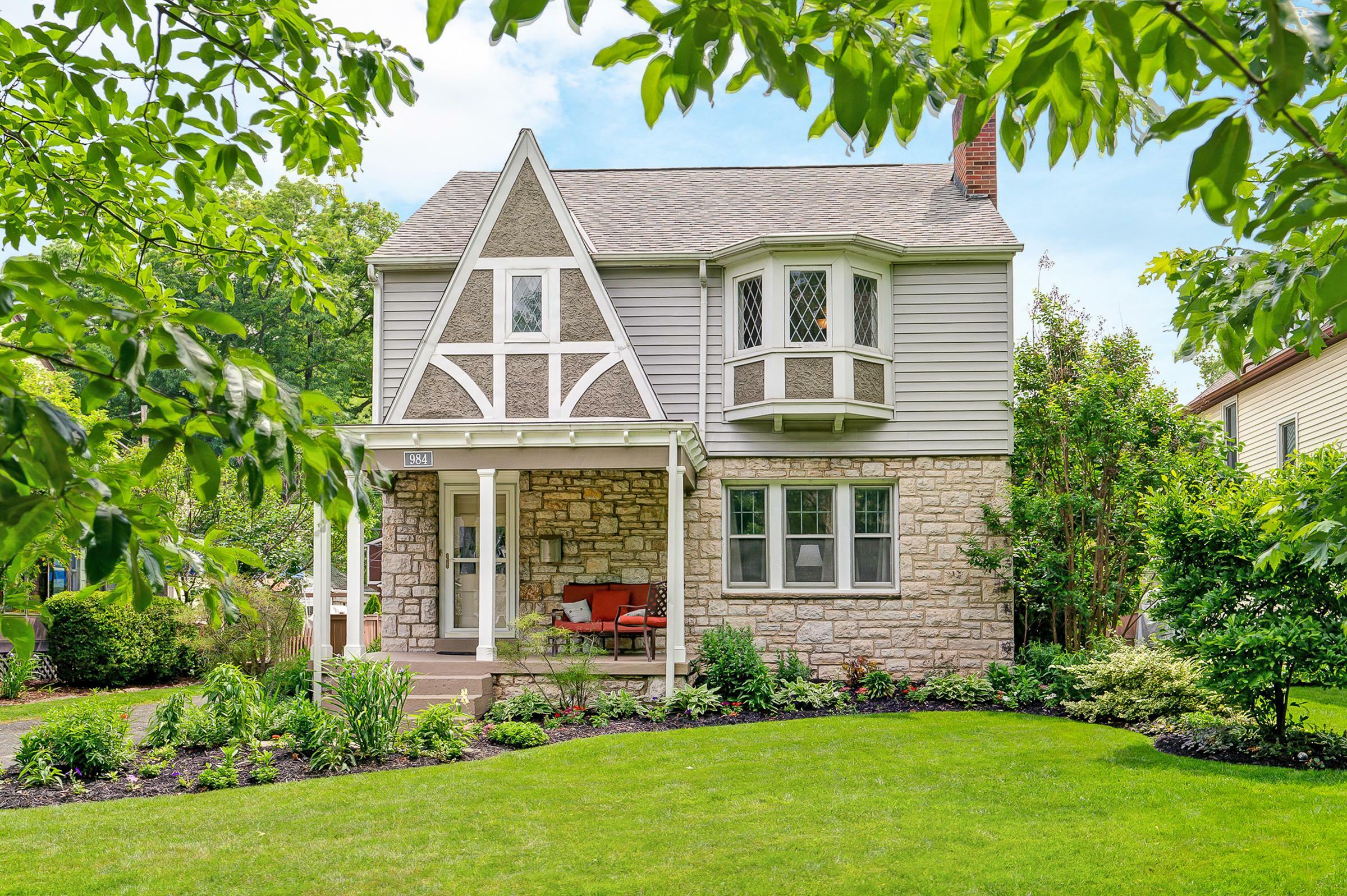 Property Photo: 984 S Cassingham Road OH 43209