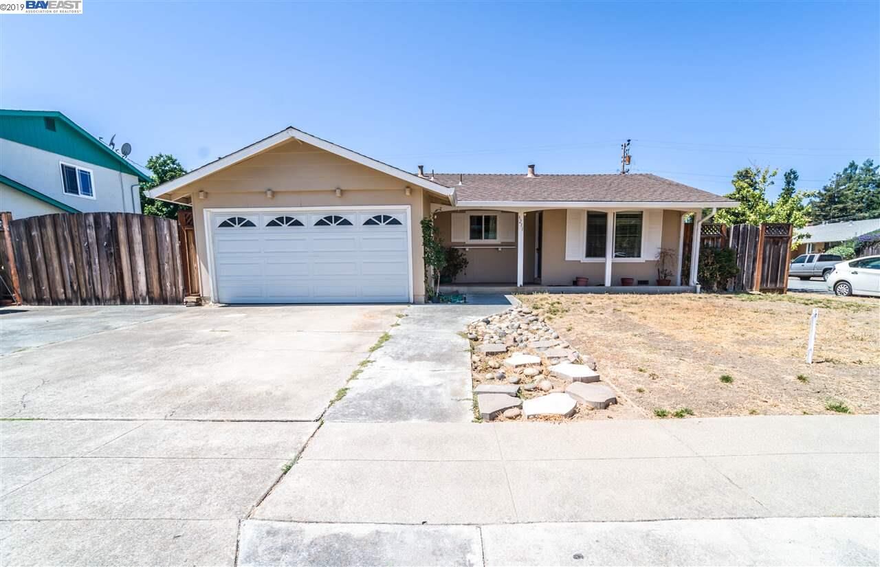 Property Photo: 4211 Bidwell Dr CA 94538