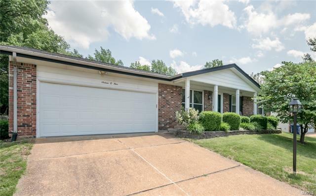 Property Photo:  1604 Dover Trace Drive   63026 