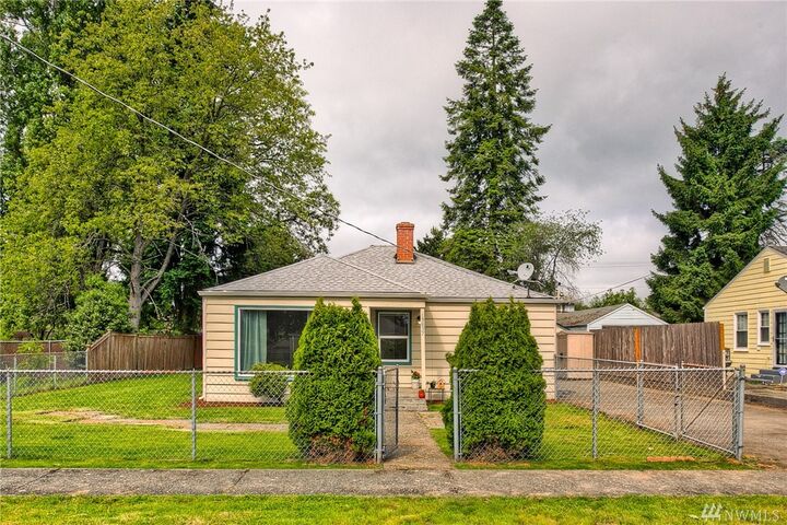 13837 1st Ave SW  Burien WA 98166 photo