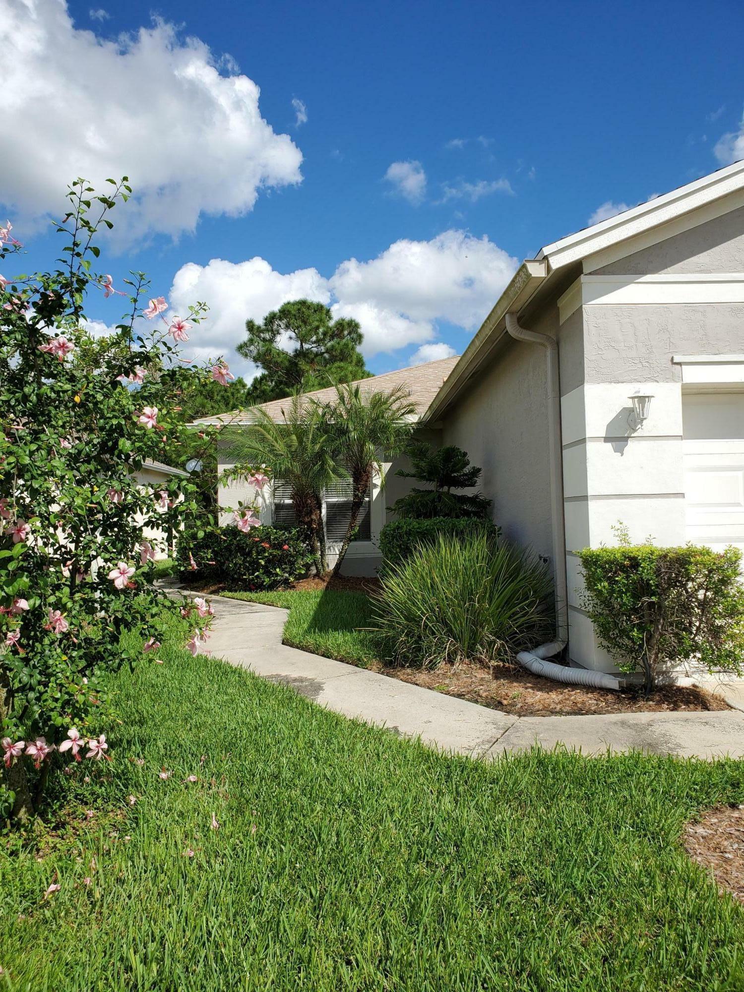 Property Photo:  313 SW Tomoka Springs Drive  FL 34986 