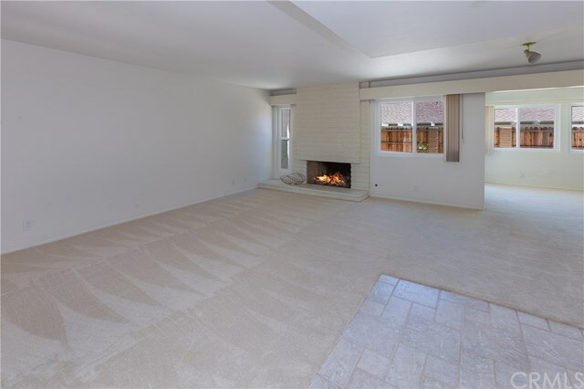 Property Photo:  27 Satinwood Way  CA 92612 