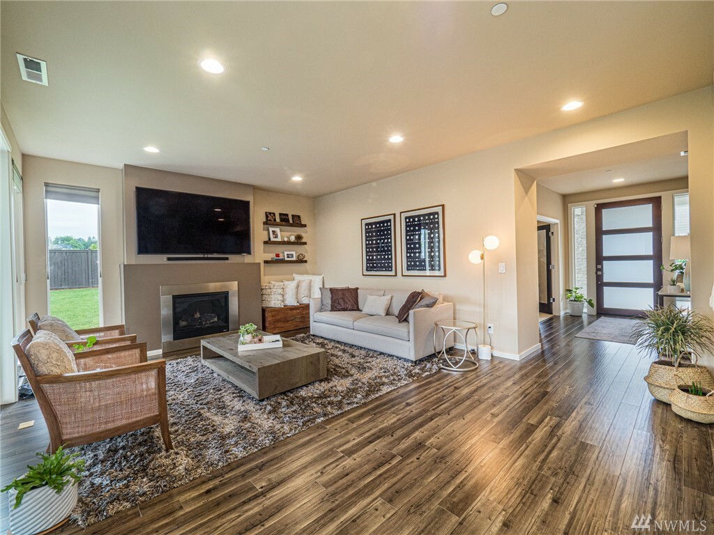 Property Photo: 8025 11th Place SE WA 98258