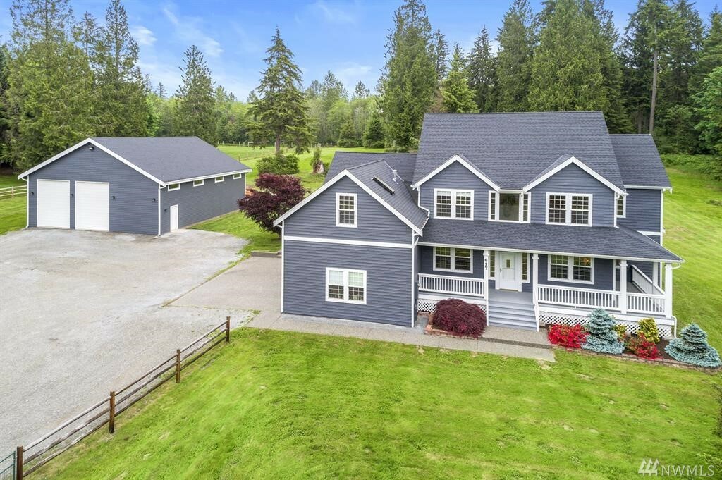 Property Photo:  617 165th Ave SE  WA 98290 