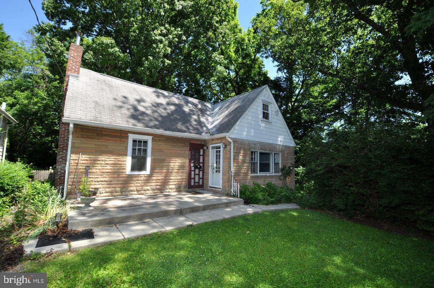 Property Photo:  753 E Woodlawn Avenue  NJ 08052 