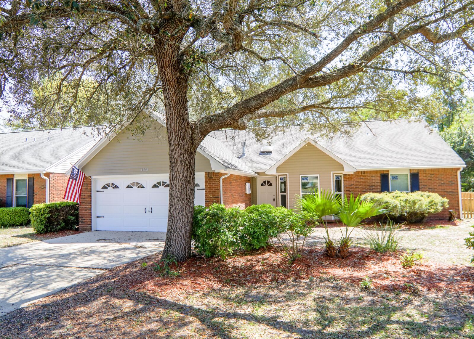 Property Photo: 4548 Parkwood Court FL 32578