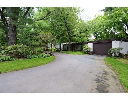 Property Photo: 28 Aylesbury Rd MA 01609
